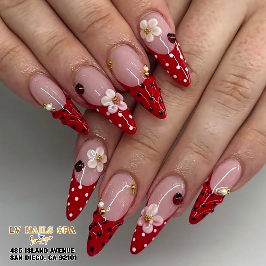 Trending July Nail Ideas